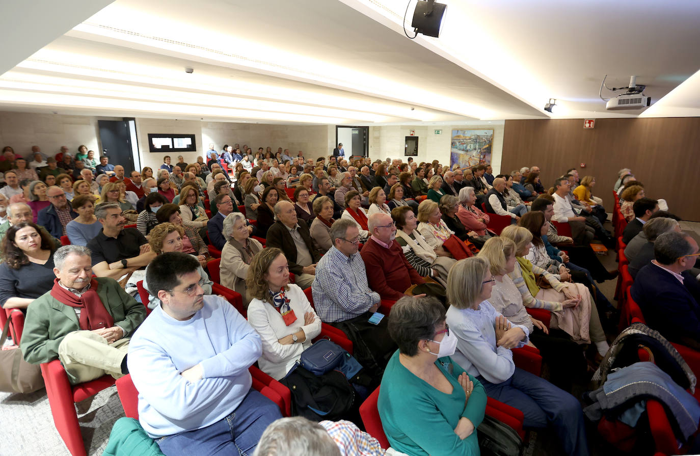 El Foro Cultural de ABC Córdoba con Juan Eslava Galán, en imágenes