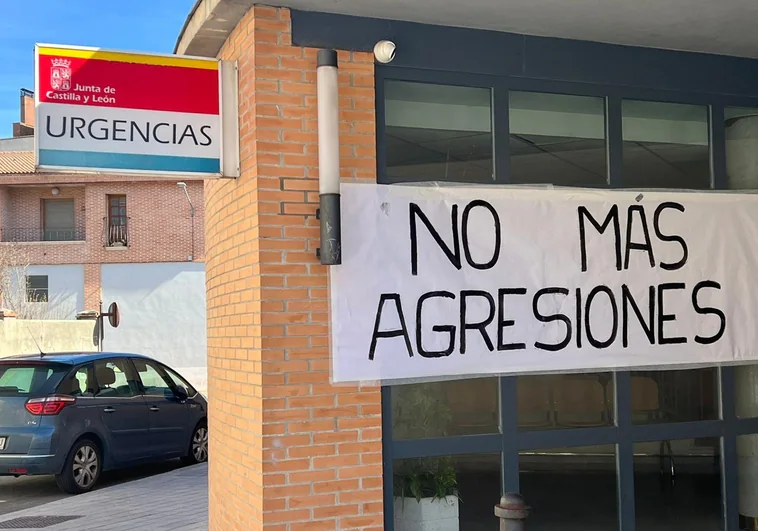 Sanitarios del centro de salud de Íscar denuncian el intento de agresión de un paciente que acabó por destrozar una puerta
