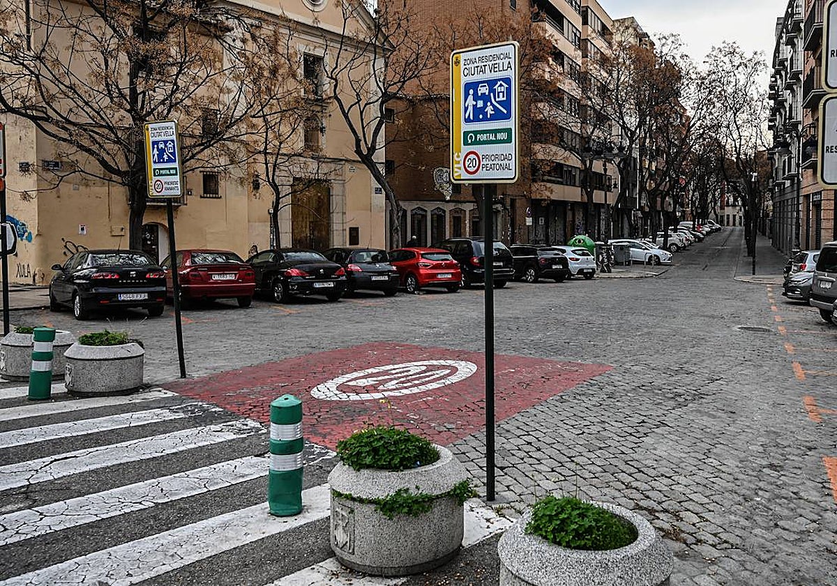 Imagen de uno de los accesos a la APR de Ciutat Vella en Valencia