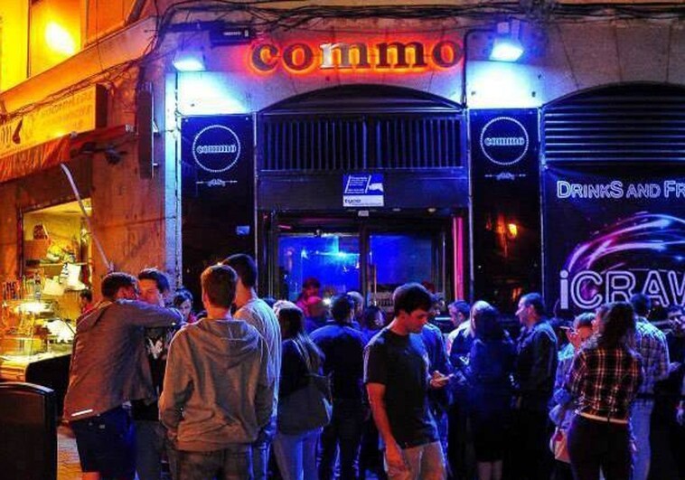 Detenidos dos 'hooligans' del Liverpool por no pagar 2.200 euros en copas tras invitar a toda la discoteca junto a la Puerta del Sol