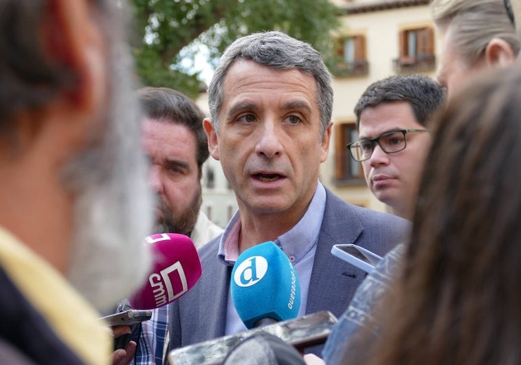 Paños insta a Comendador a que abandone sus actas de concejal y diputado tras su marcha de Ciudadanos