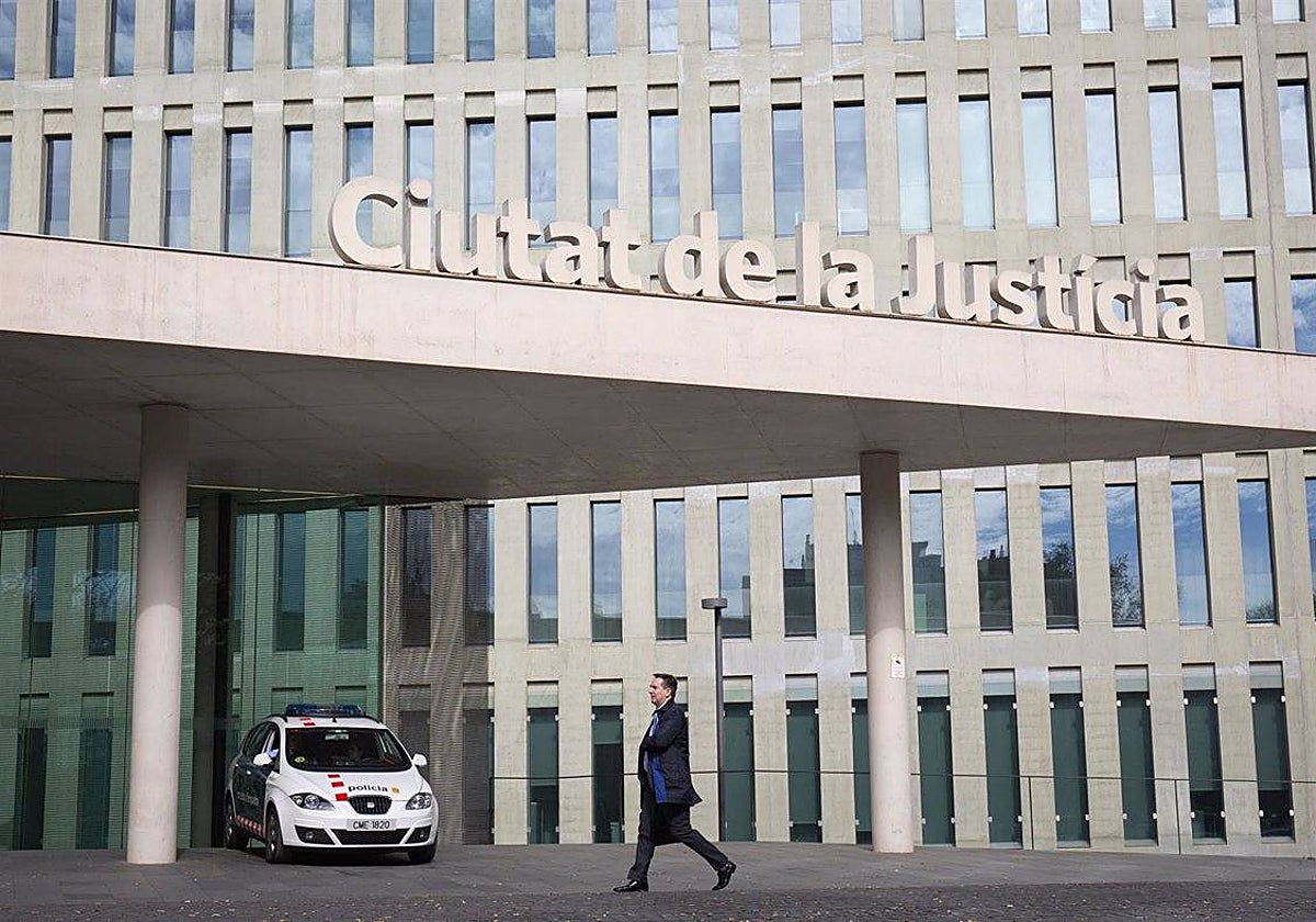 Exterior de la Ciudad de la Justicia de Barcelona