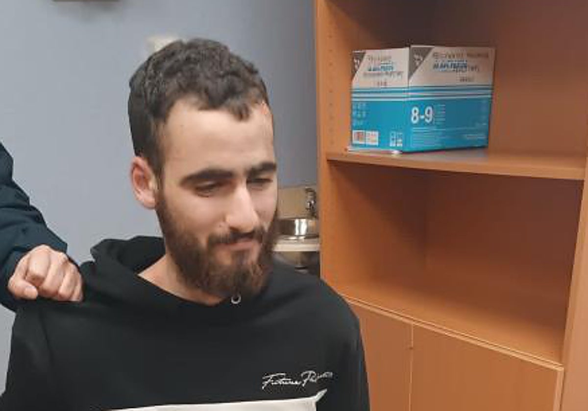 Yassine Kanjaa, en dependencias policiales tras ser detenido tras el ataque yihadista