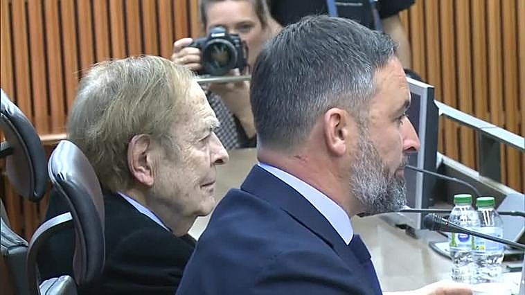 Abascal y Tamames coinciden en que la moción es útil porque "no hay tiempo que perder"