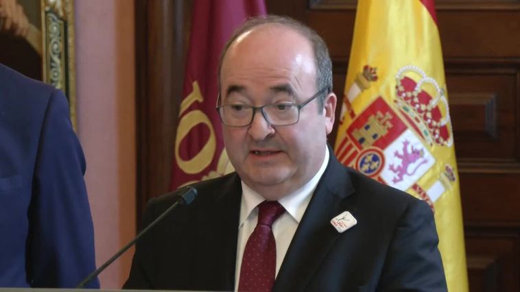 El ministro Iceta opina sobre el bono social para familias numerosas