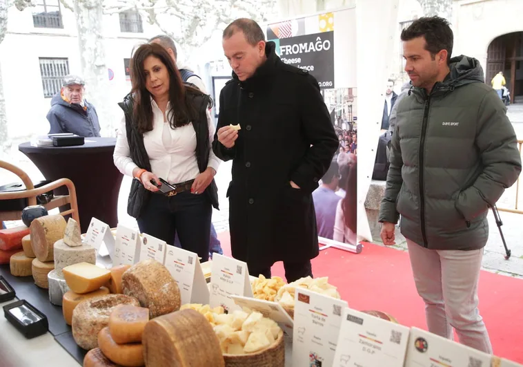 El Túnel 'Fromago 2024' adelanta la oportunidad de probar 50 tipos de queso de Bélgica, Suecia, Italia y España