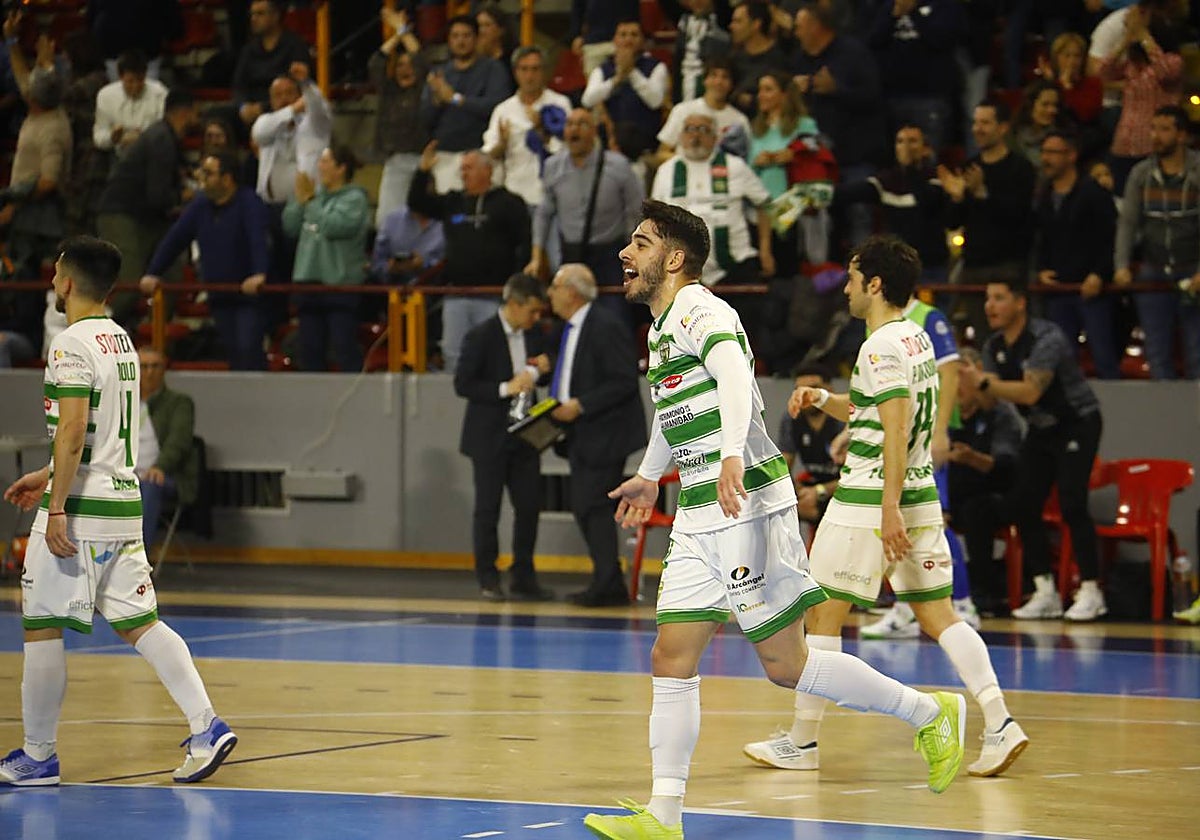 Lucas Perin celebra un gol con el Córdoba Patrimonio