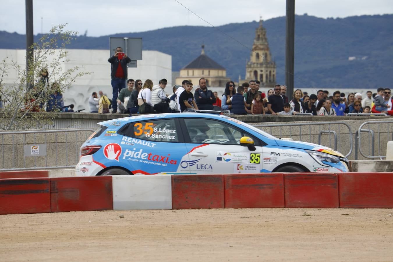 Las mejores imágenes del tramo urbano del Rallye Sierra Morena 2023