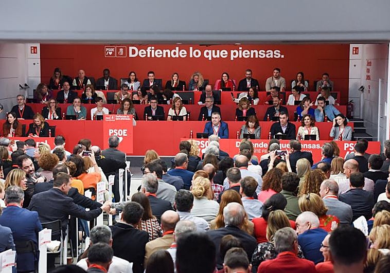 Sánchez ensaya la moción de censura: Abascal «no da la cara» y Feijóo «se ha acercado a Vox»