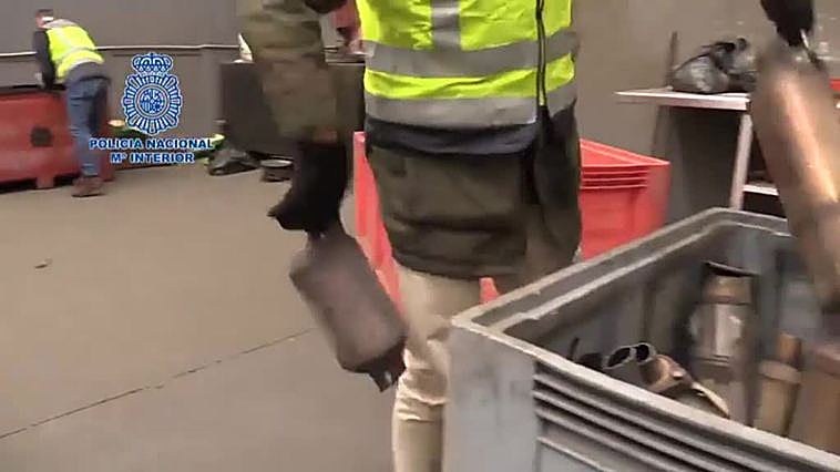 La Policía Nacional desarticula a una banda dedicada al robo de catalizadores