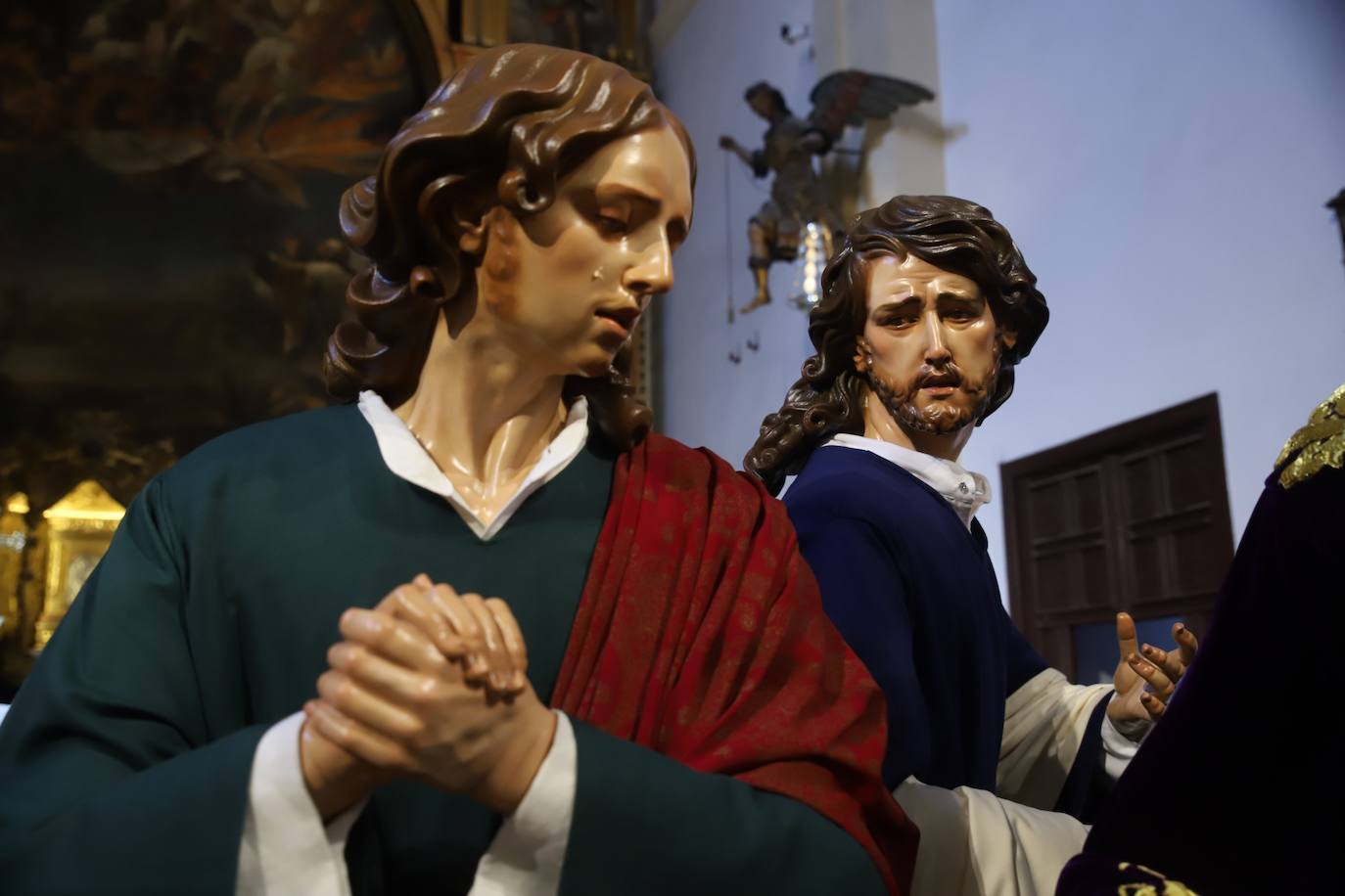 Los tres nuevos apóstoles junto al Señor de la Salud de Córdoba, en imágenes