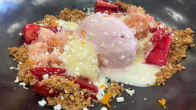 Postre 'La grande primavera' con el que consiguió un 9,2 en su último plato del curso