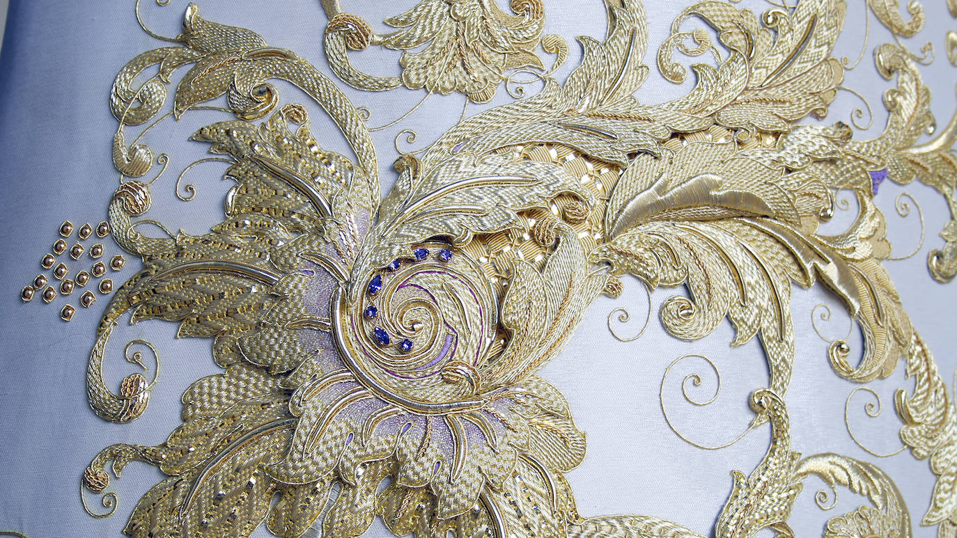 En imágenes, la nueva saya de la Virgen de las Lágrimas de Córdoba, al detalle