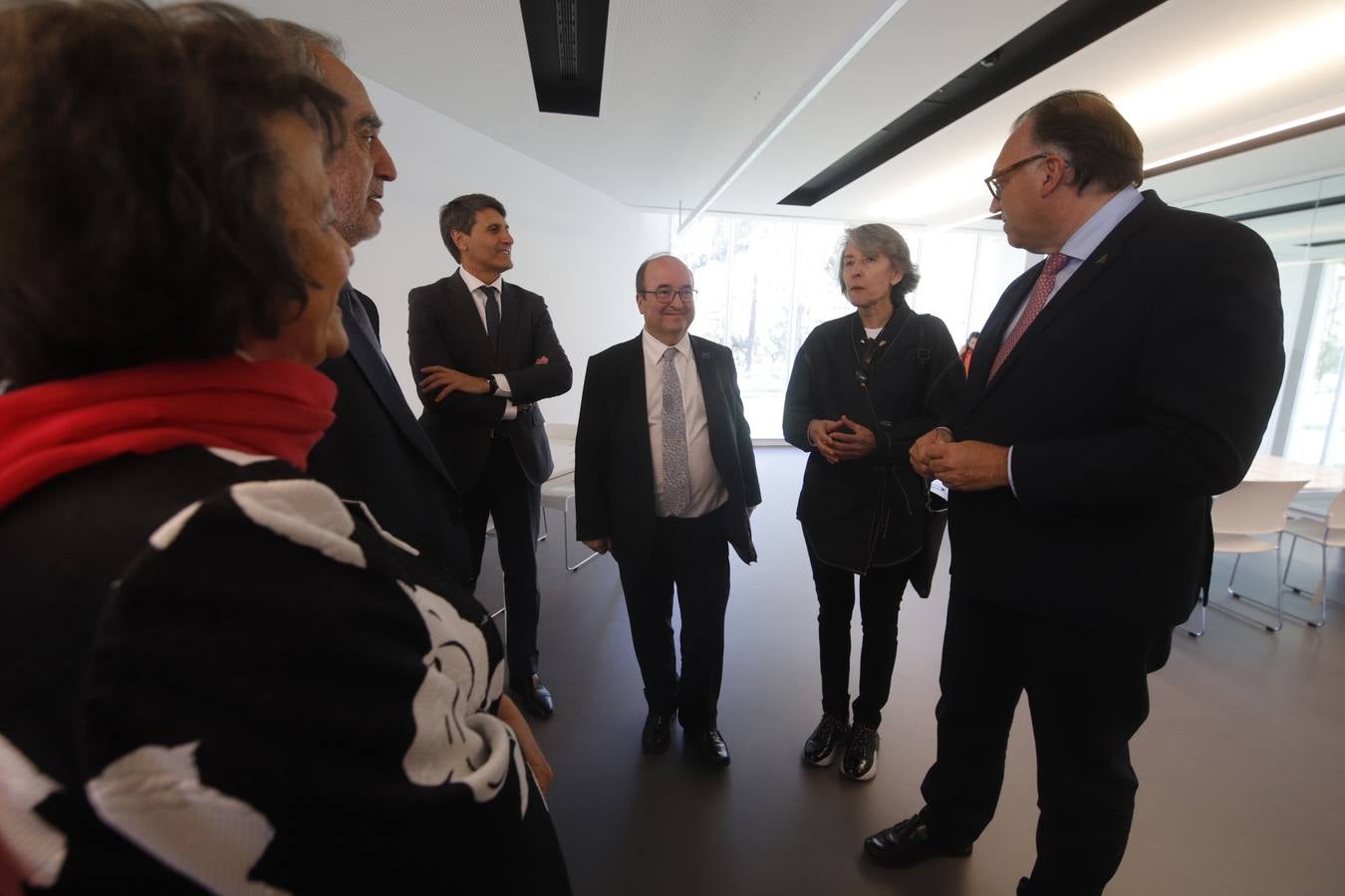 Fotos | El Gobierno entrega a la Junta de Andalucía la nueva Biblioteca de Córdoba