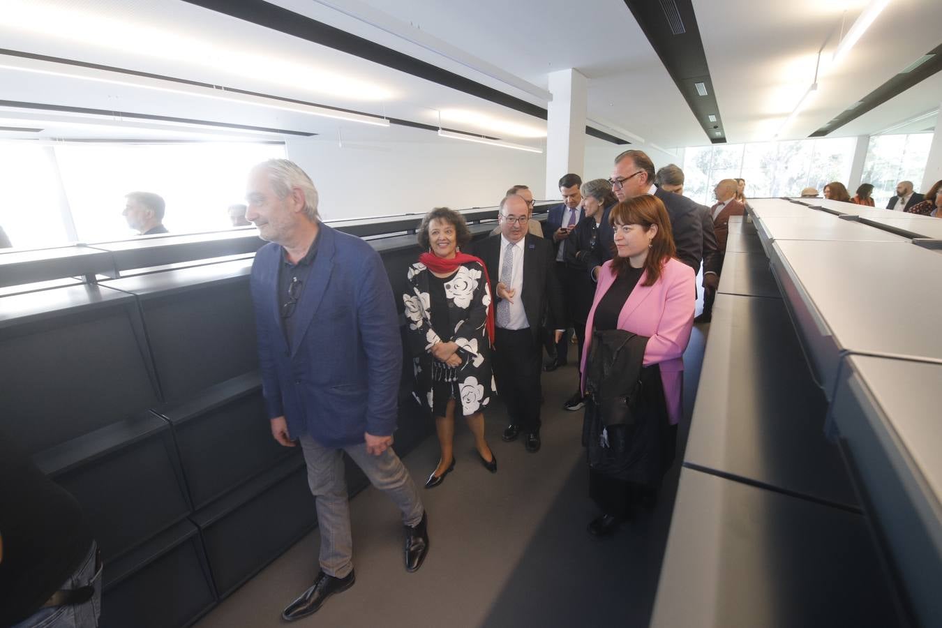 Fotos | El Gobierno entrega a la Junta de Andalucía la nueva Biblioteca de Córdoba