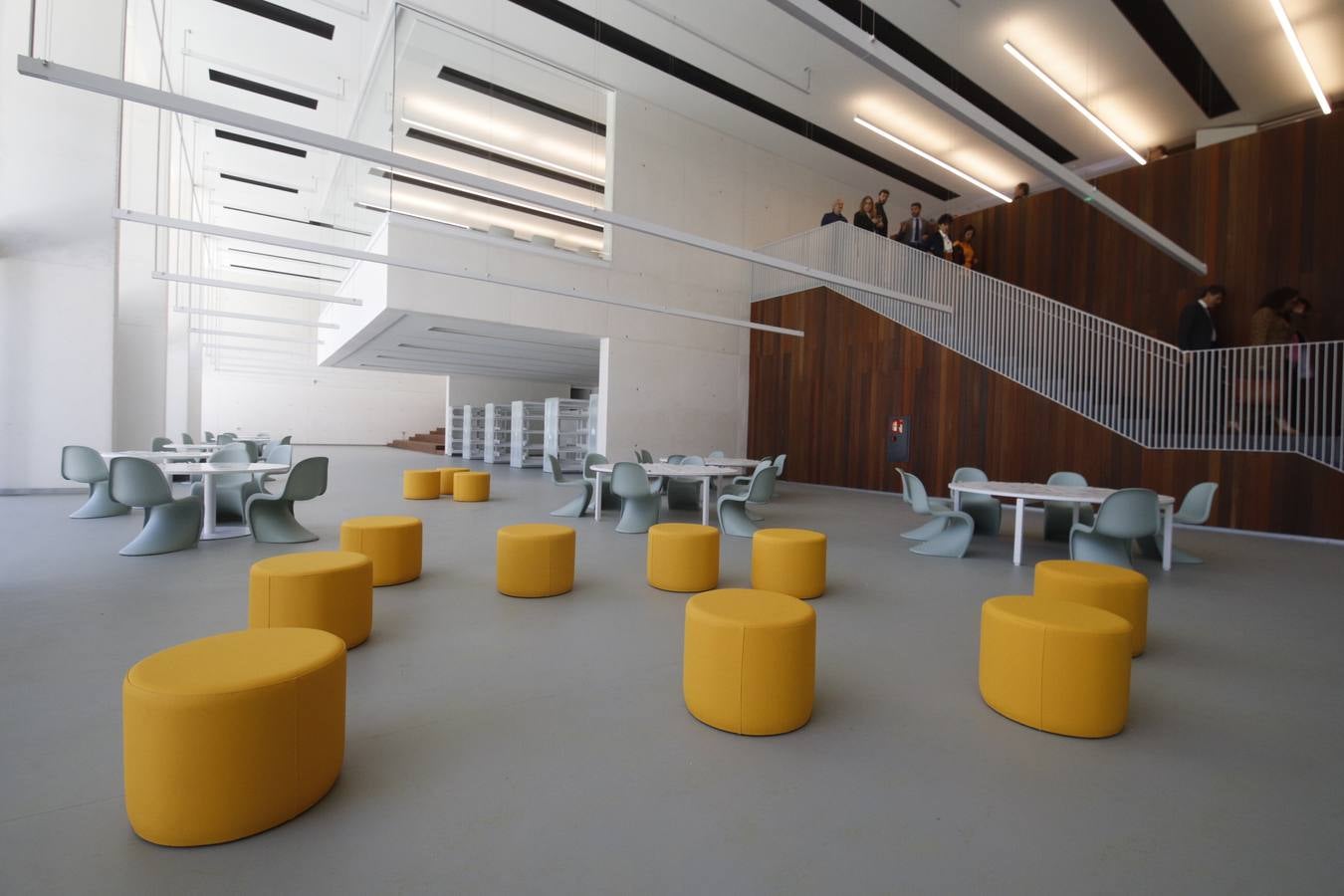 Fotos | El Gobierno entrega a la Junta de Andalucía la nueva Biblioteca de Córdoba