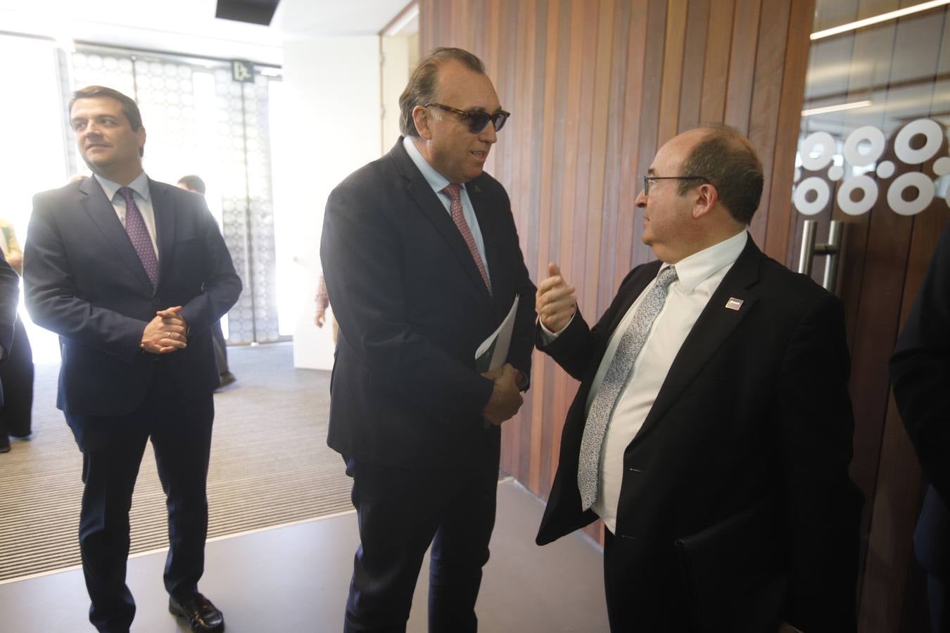 Fotos | El Gobierno entrega a la Junta de Andalucía la nueva Biblioteca de Córdoba