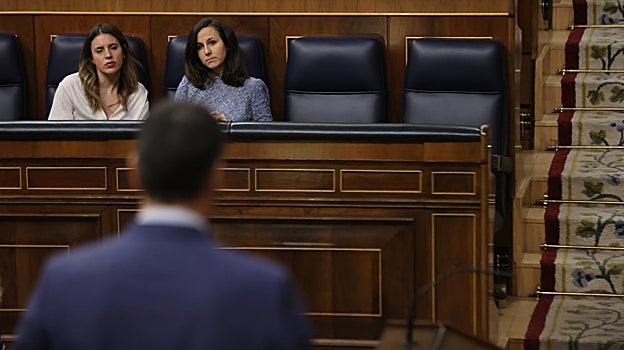 Imagen de archivo de Pedro Sánchez e Irene Montero en el Congreso de los Diputados
