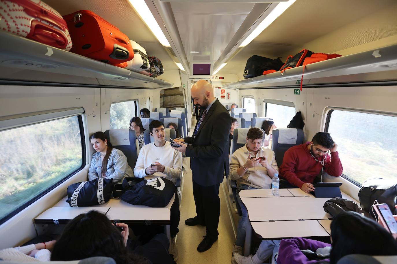 El viaje inaugural del tren de proximidad entre Palma y Villa del Río, en imágenes