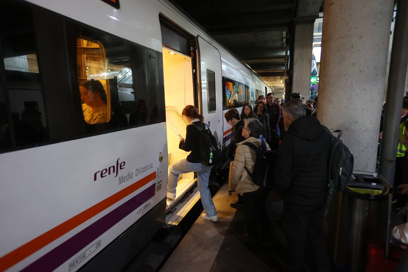 El viaje inaugural del tren de proximidad entre Palma y Villa del Río, en imágenes