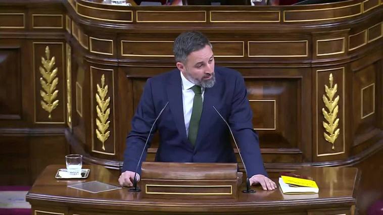 Abascal da por caducado a Sánchez y carga contra Feijóo