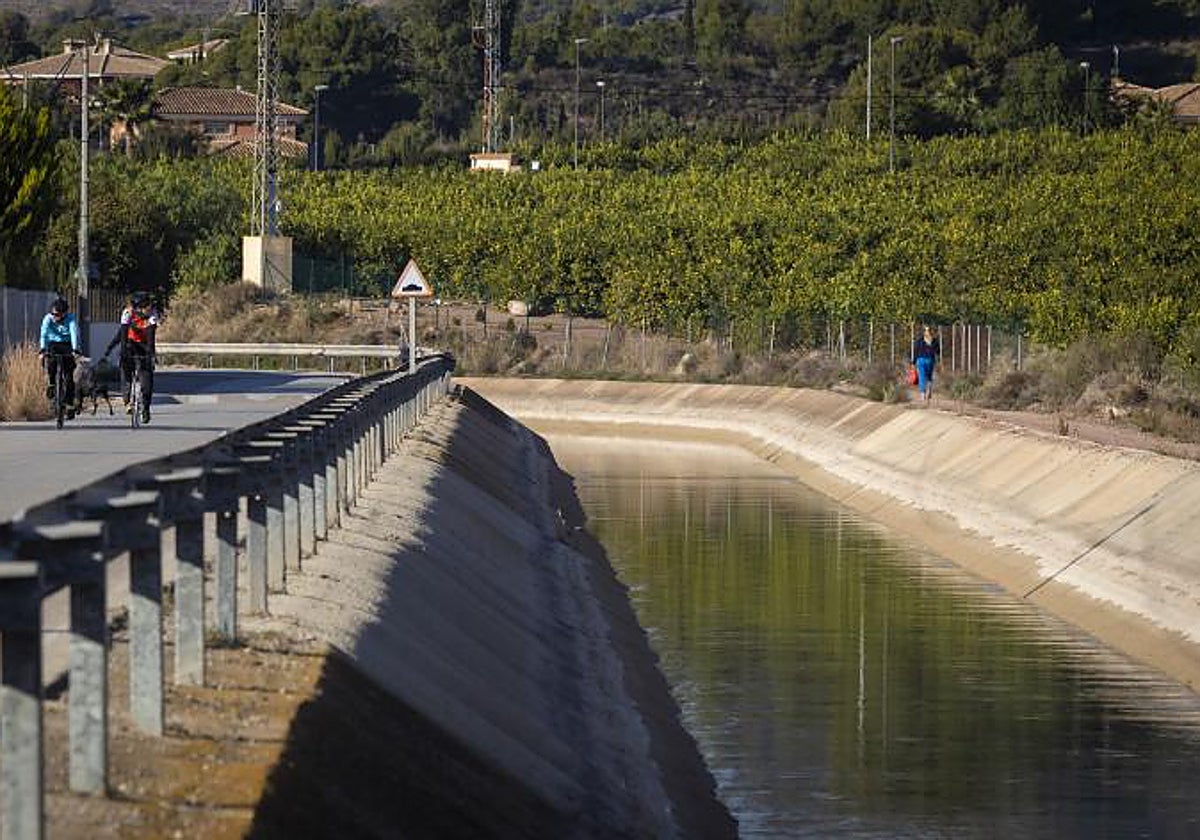 Conducciones del trasvase Tajo-Segura.