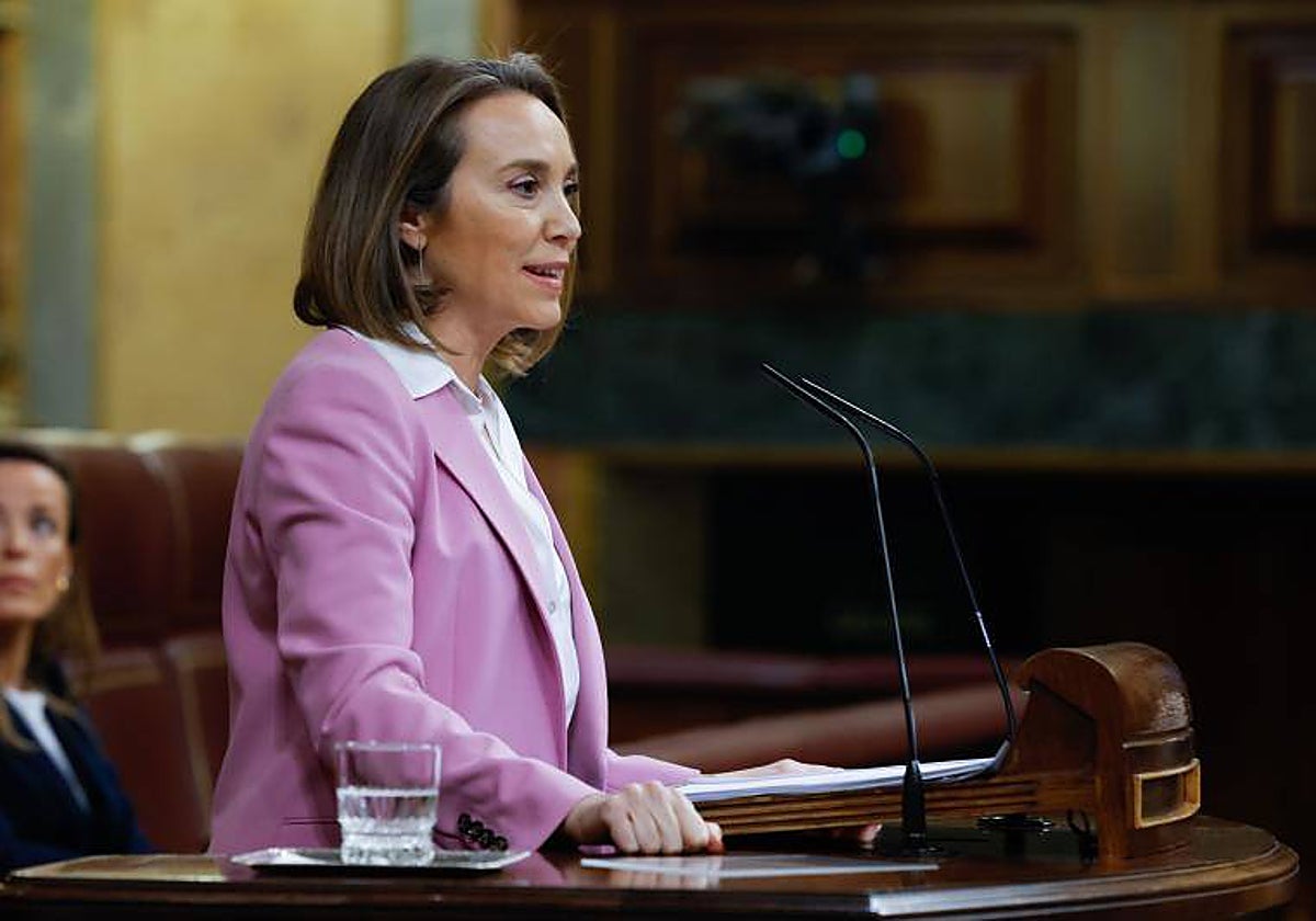 La portavoz del Grupo Popular, Cuca Gamarra, durante su intervención en la moción de censura de Vox