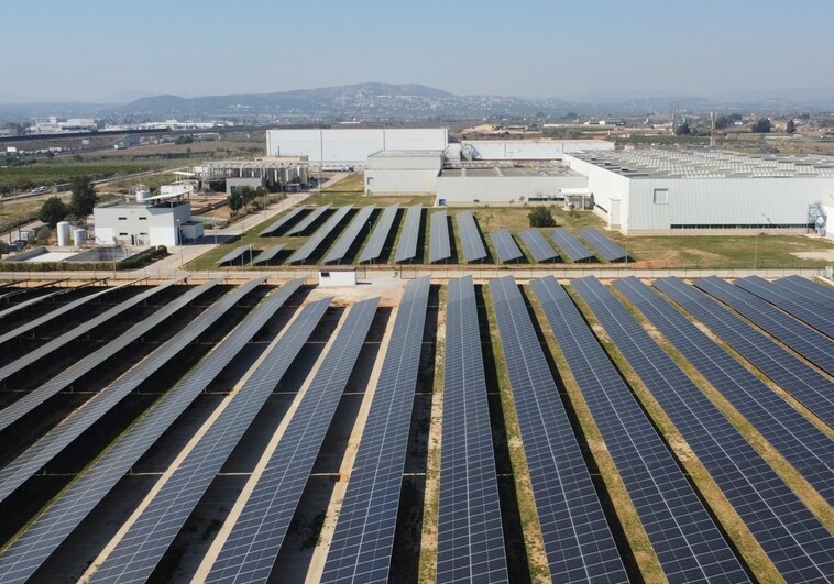 Danone inaugura en Aldaya su primera instalación de placas solares en España y la más grande de Europa