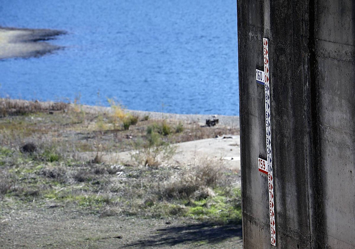 Embalse de San Rafael de Navallana, en Córdoba, con bajo nivel de agua embalsada por la falta de lluvias