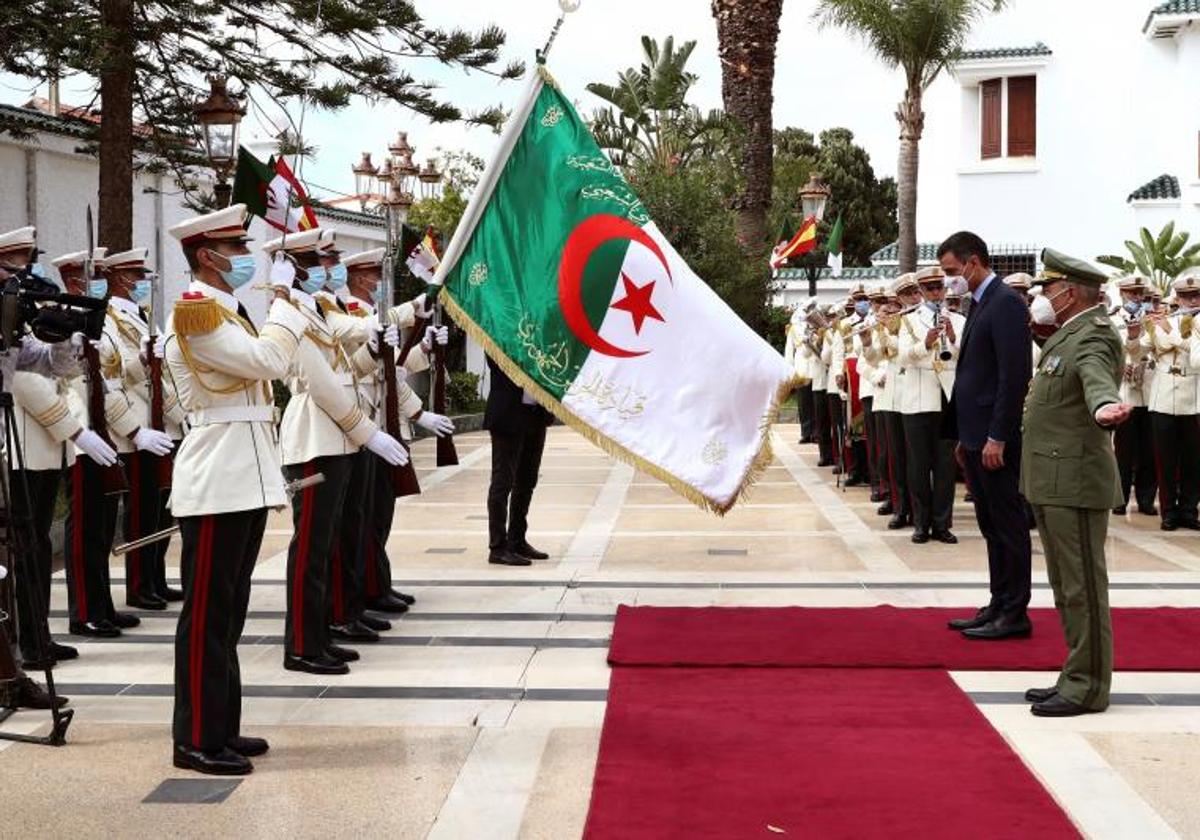 El presidente del Gobierno, Pedro Sánchez, durante una visita a Argelia