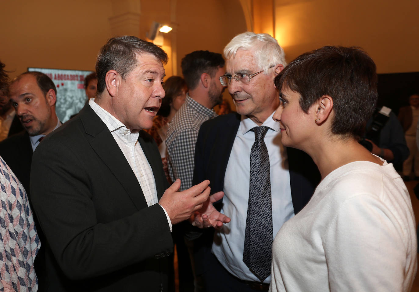 Joan Manuel Serrat recibe con emoción el Premio Abogados de Atocha 2023 en Toledo, en imágenes