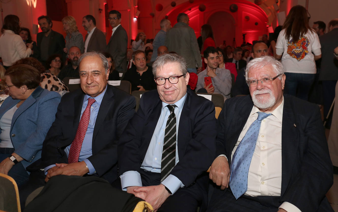 Joan Manuel Serrat recibe con emoción el Premio Abogados de Atocha 2023 en Toledo, en imágenes