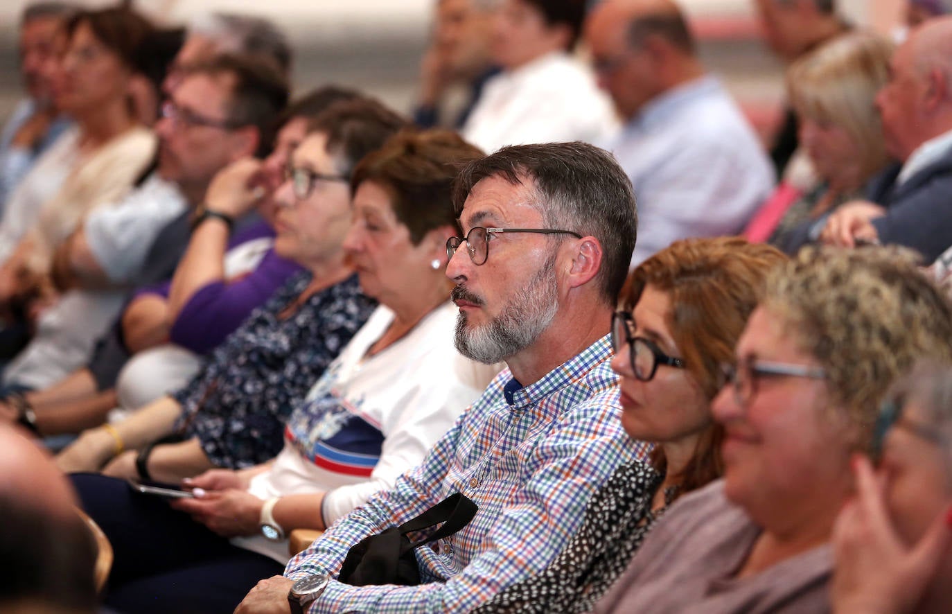 Joan Manuel Serrat recibe con emoción el Premio Abogados de Atocha 2023 en Toledo, en imágenes
