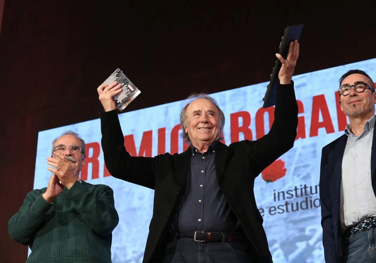 Joan Manuel Serrat recibe  con emoción el Premio Abogados de Atocha 2023 en Toledo, en imágenes