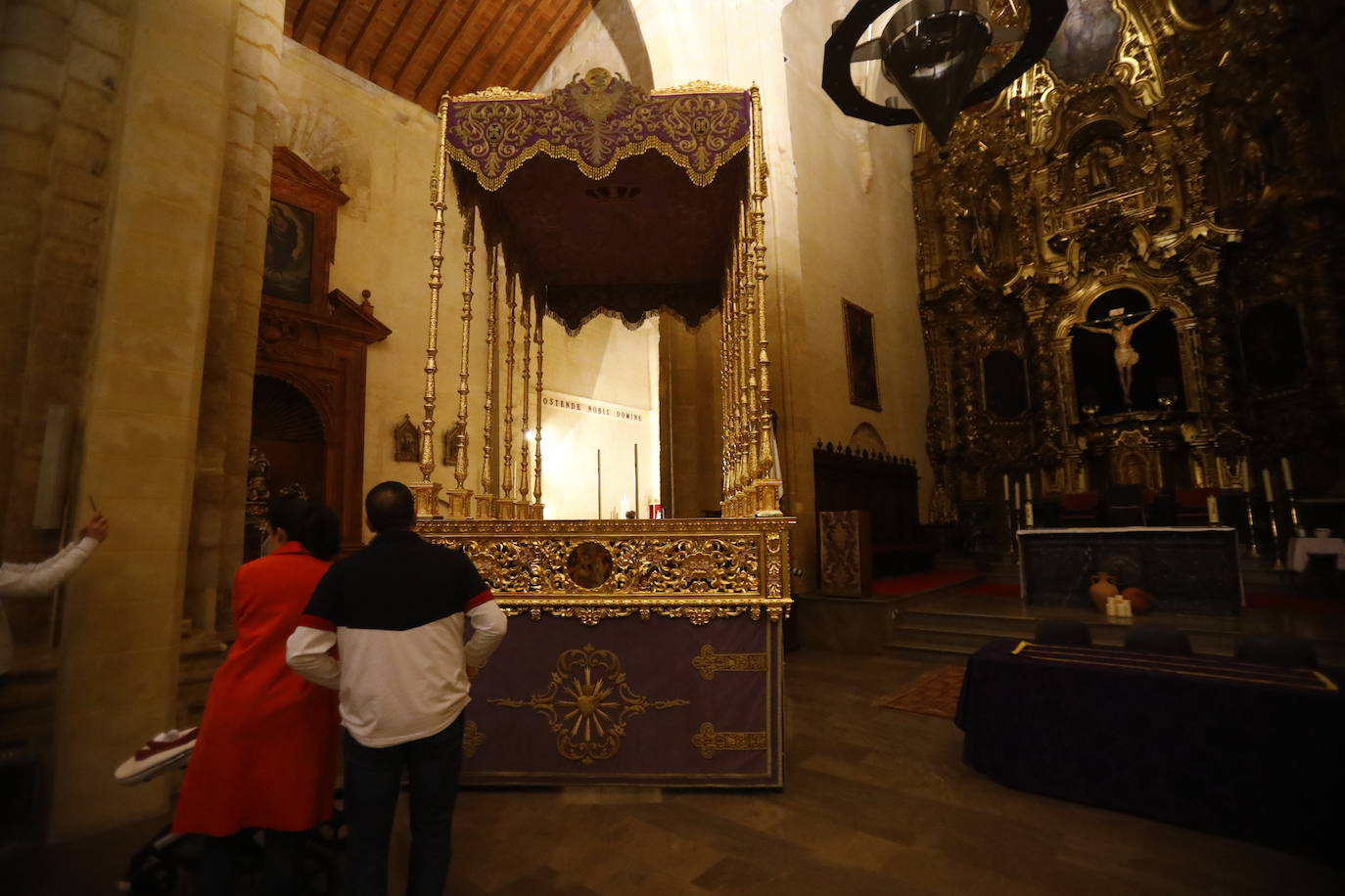 El palio de la Virgen de las Lágrimas de Córdoba tras su reforma, en imágenes