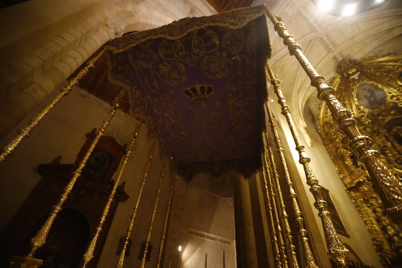 El palio de la Virgen de las Lágrimas de Córdoba tras su reforma, en imágenes