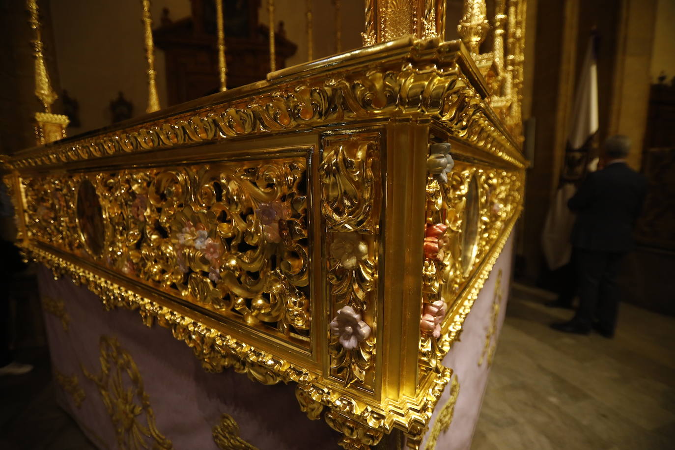 El palio de la Virgen de las Lágrimas de Córdoba tras su reforma, en imágenes