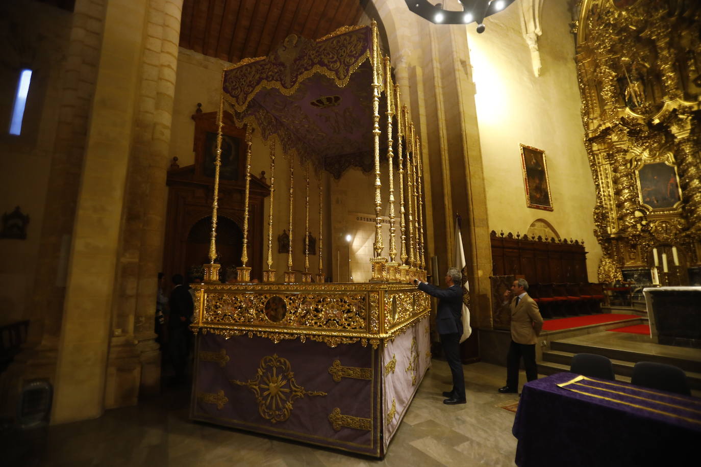 El palio de la Virgen de las Lágrimas de Córdoba tras su reforma, en imágenes