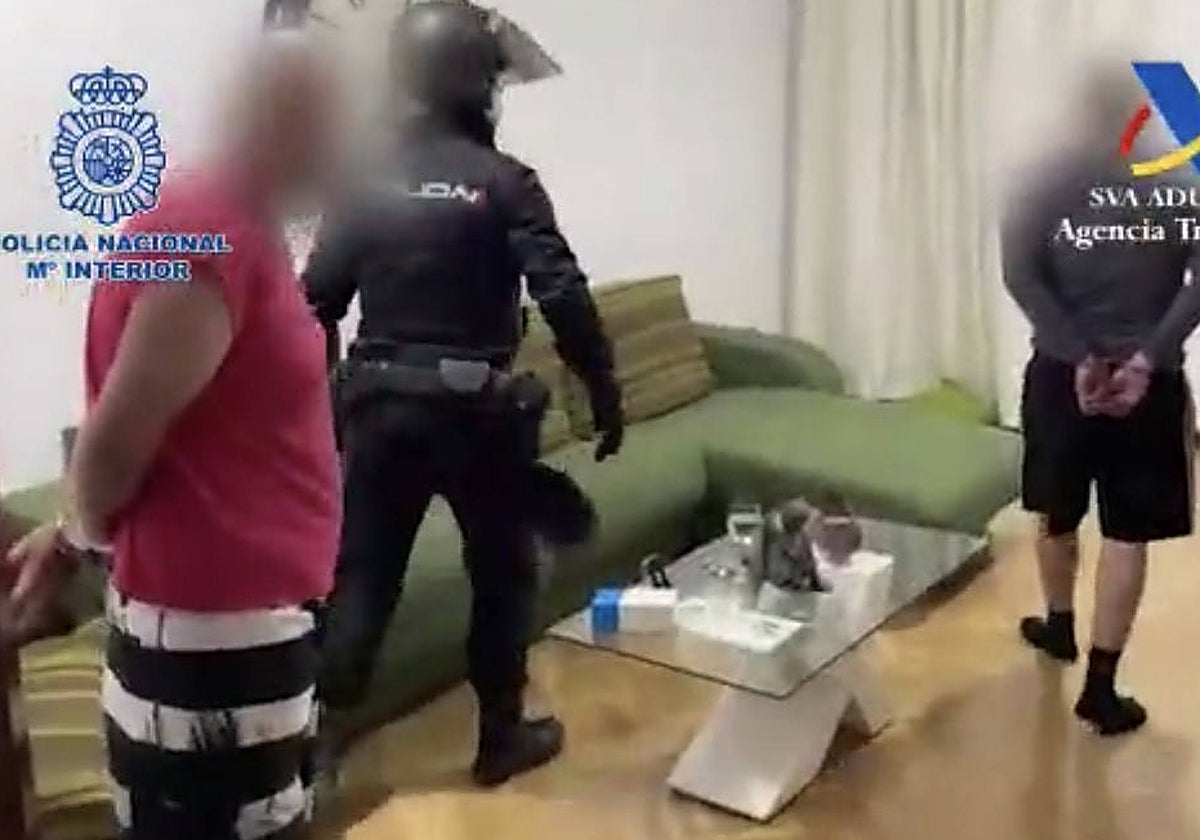 Momento del arresto de los sospechosos