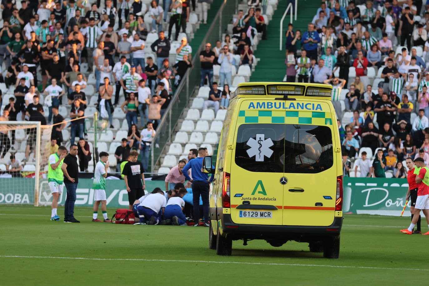 El angustioso desmayo de Gudelj en el Córdoba-Ferrol, en imágenes