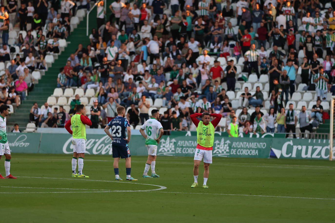 El angustioso desmayo de Gudelj en el Córdoba-Ferrol, en imágenes
