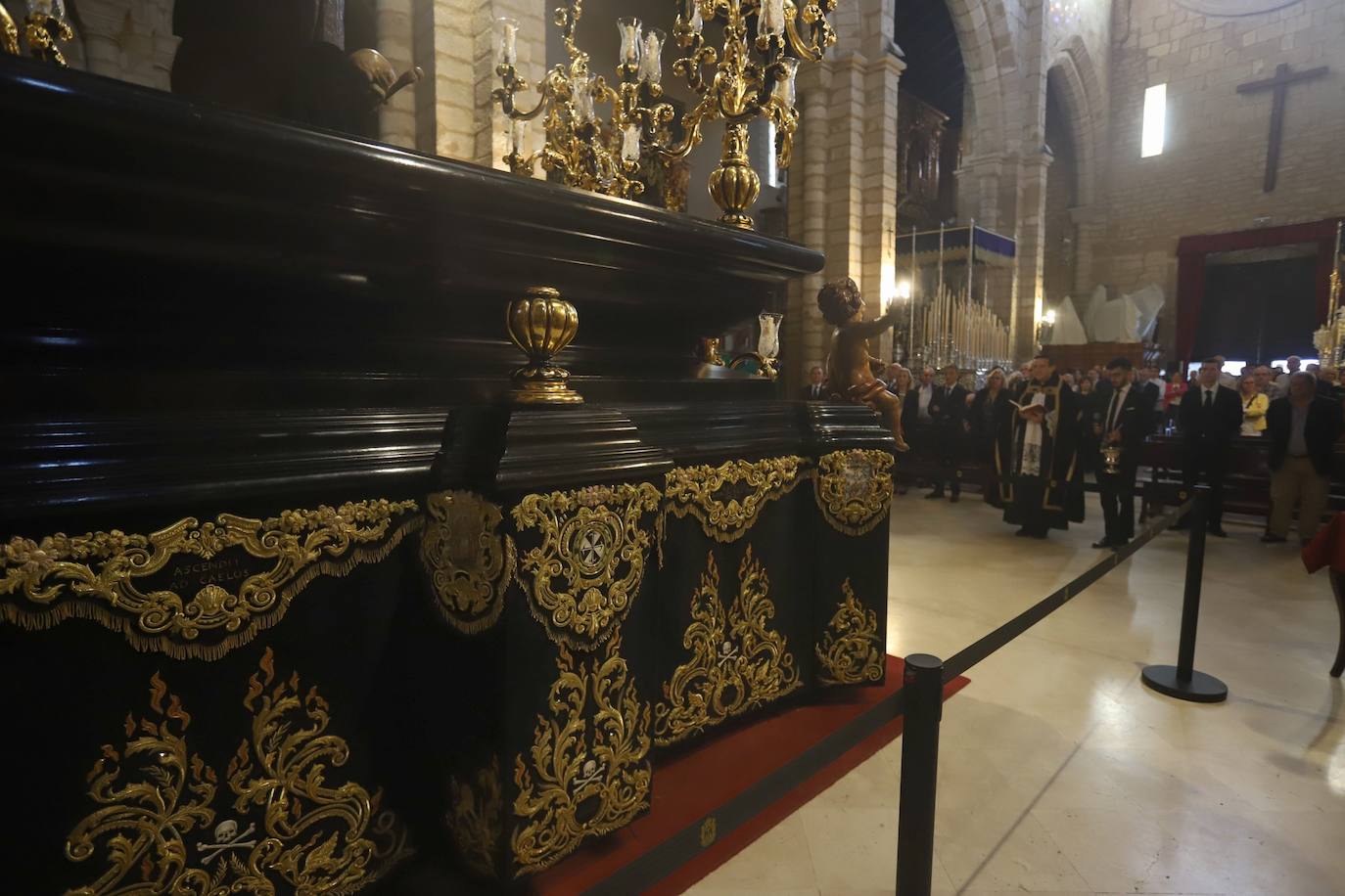 Los nuevos faldones del paso del Cristo de Ánimas de Córdoba, en imágenes