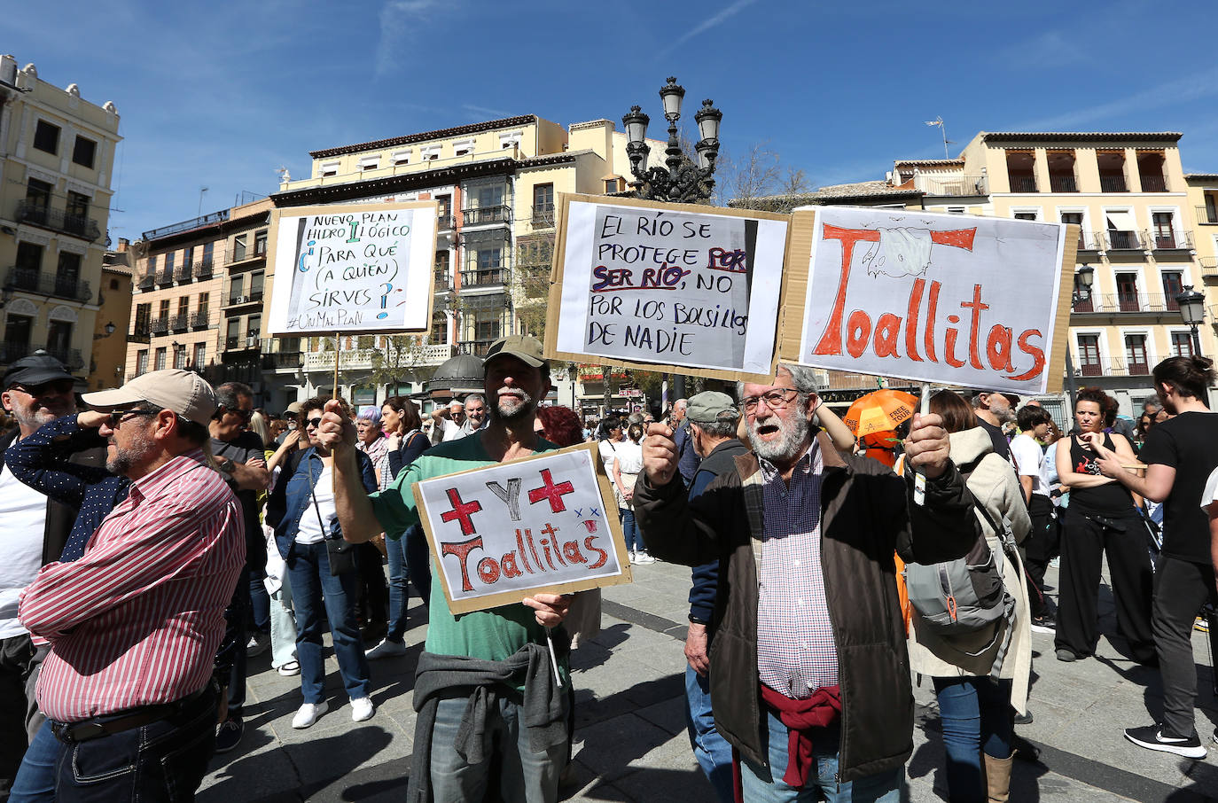 El éxito de la manifestación de Toledo en defensa del Tajo, en imágenes