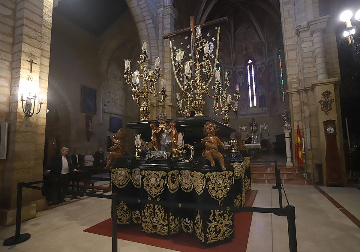 Faldones del paso procesional del Cristo del Remedio de Ánimas, presentados el sábado en San Lorenzo