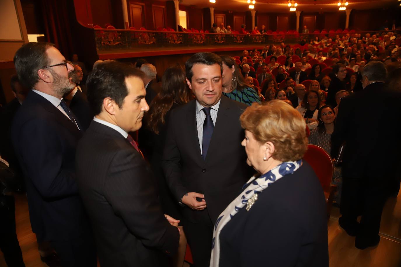 El pregón de Semana Santa de Francisco Román en el Gran Teatro de Córdoba, en imágenes