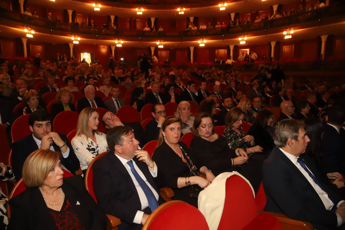 El pregón de Semana Santa de Francisco Román en el Gran Teatro de Córdoba, en imágenes
