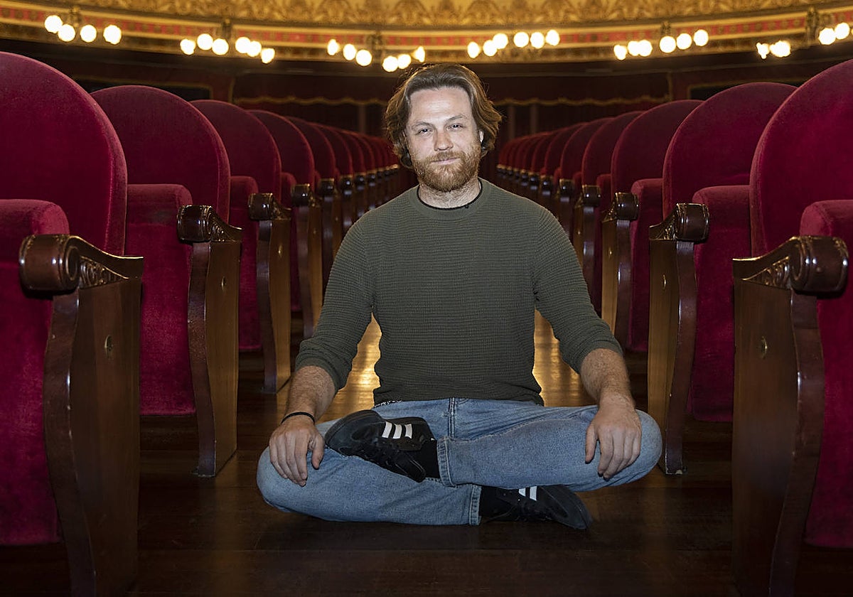 El actor medinense Alfredo Noval, en el interior del Teatro Calderón de Valladolid
