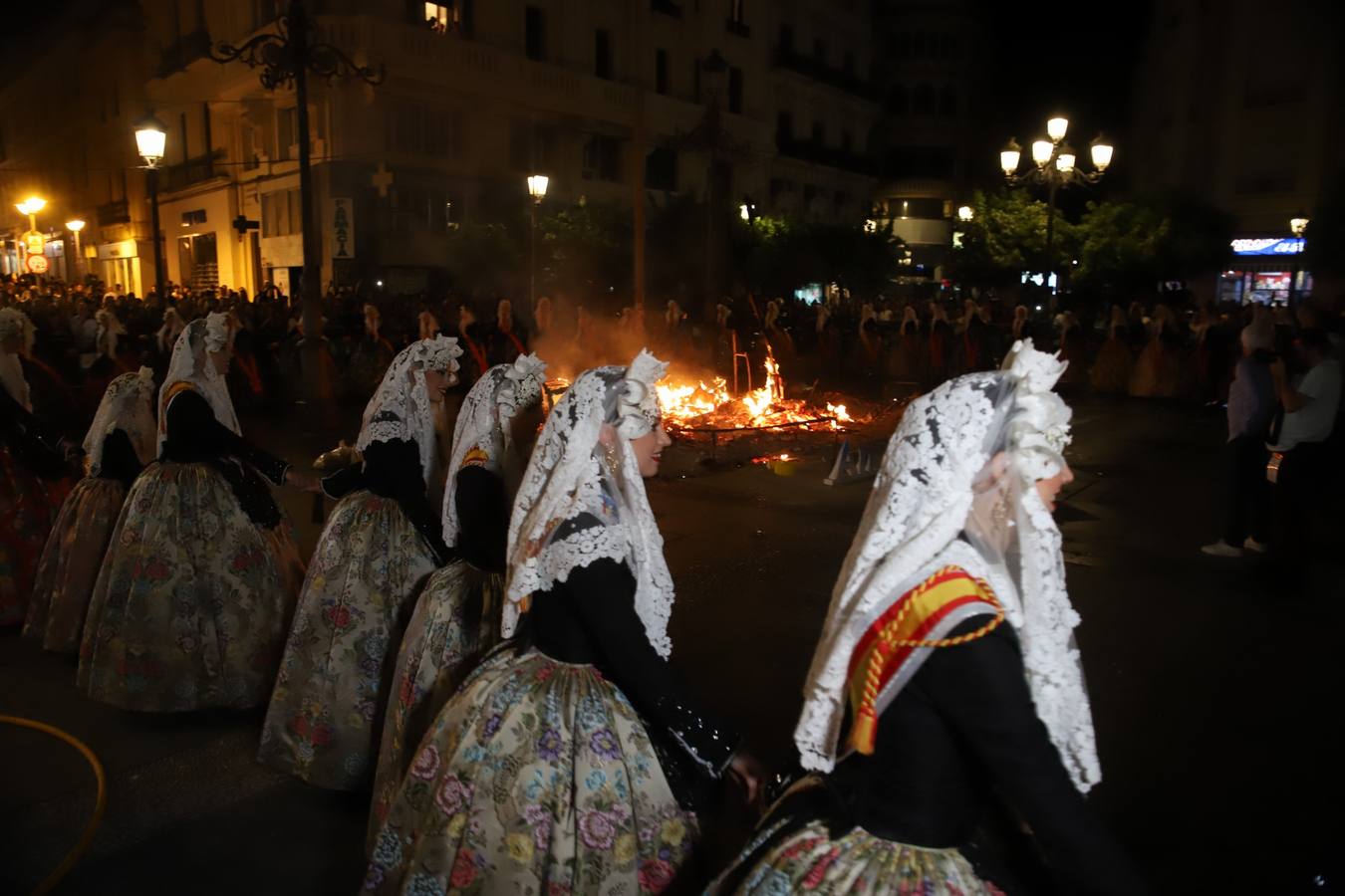 Fotos: Córdoba arde en Las Tendillas con la &#039;cremá&#039; alicantina