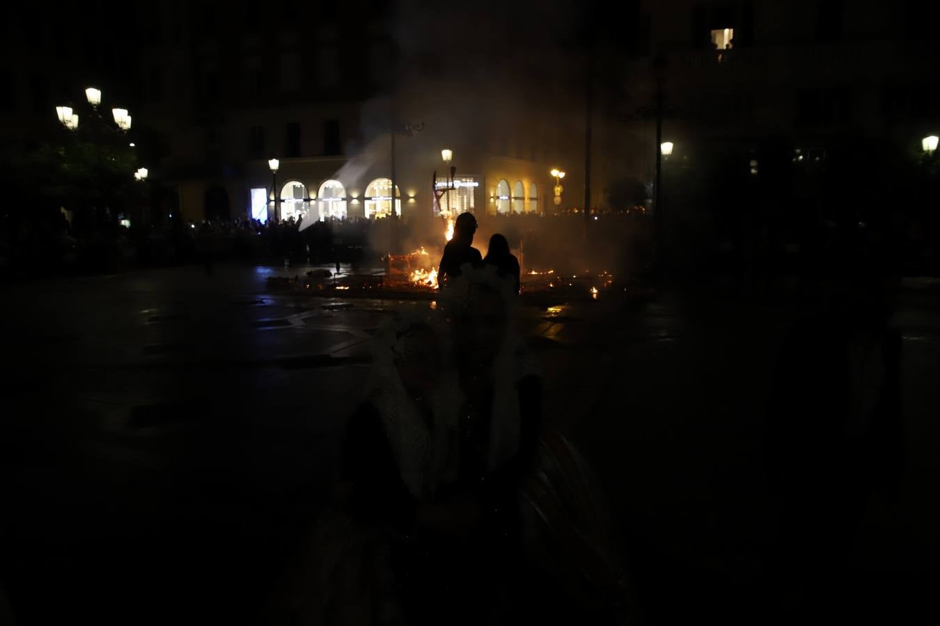 Fotos: Córdoba arde en Las Tendillas con la &#039;cremá&#039; alicantina