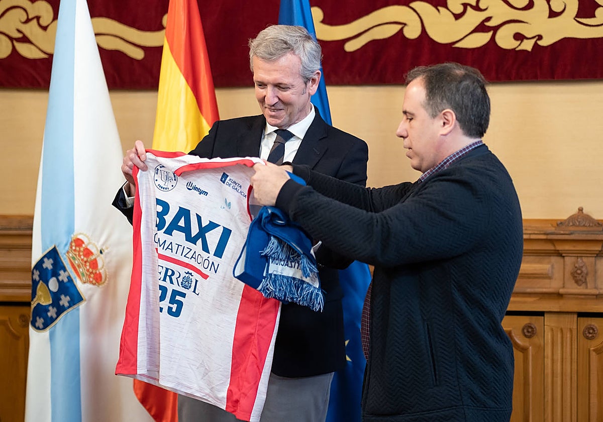 Rueda, este martes en la recepción al BAXI Ferrol en el Pazo de Raxoi